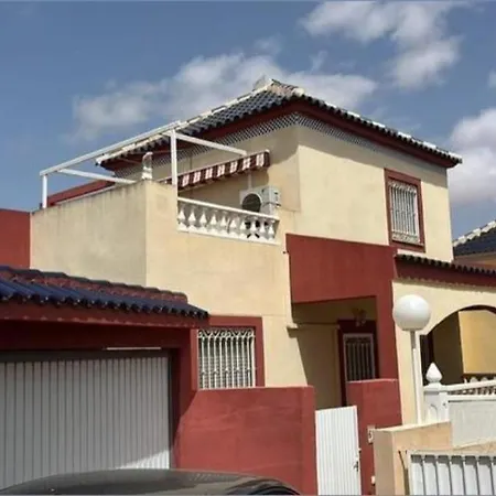 Casa Hollandia 度假居 托雷维耶哈
